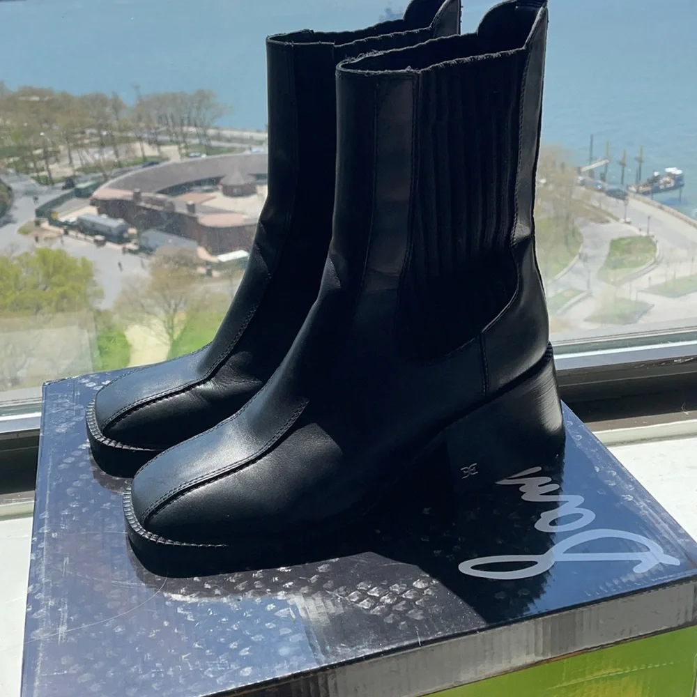 Sam Edelman Dasha Black Leather Chelsea Boot 7 - Picture 2 of 11